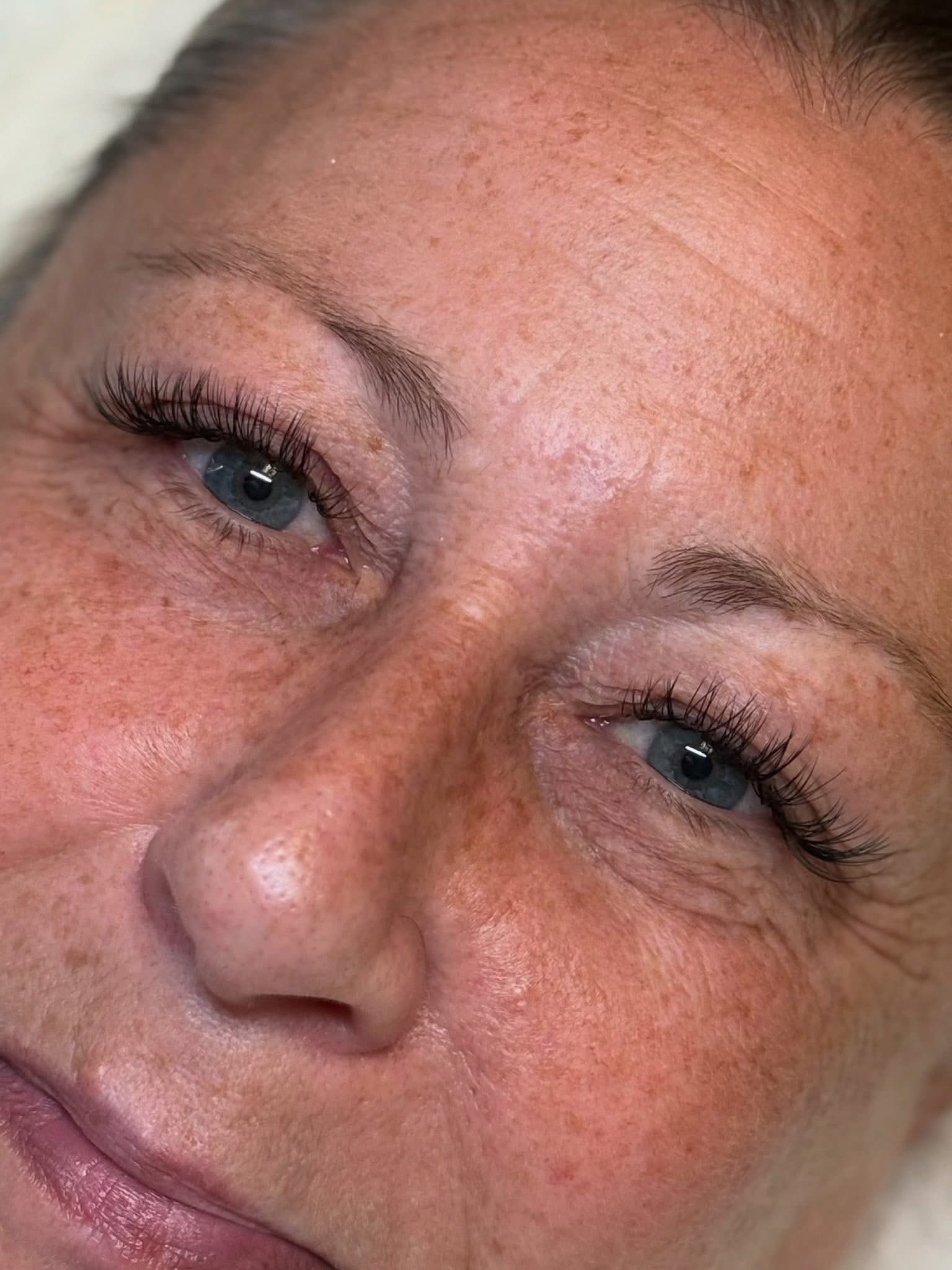 Soft natural lash extensions